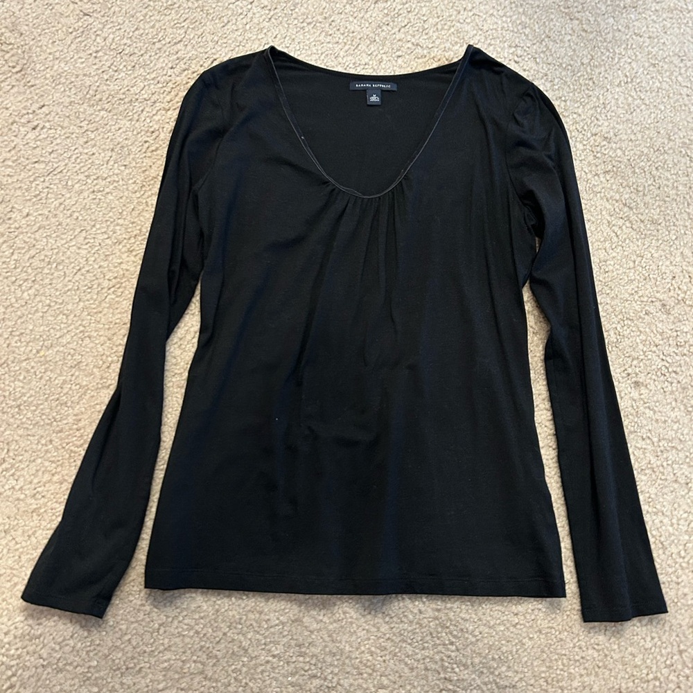 Medium Banana Republic Black Long Sleeve Scoop Neck Top